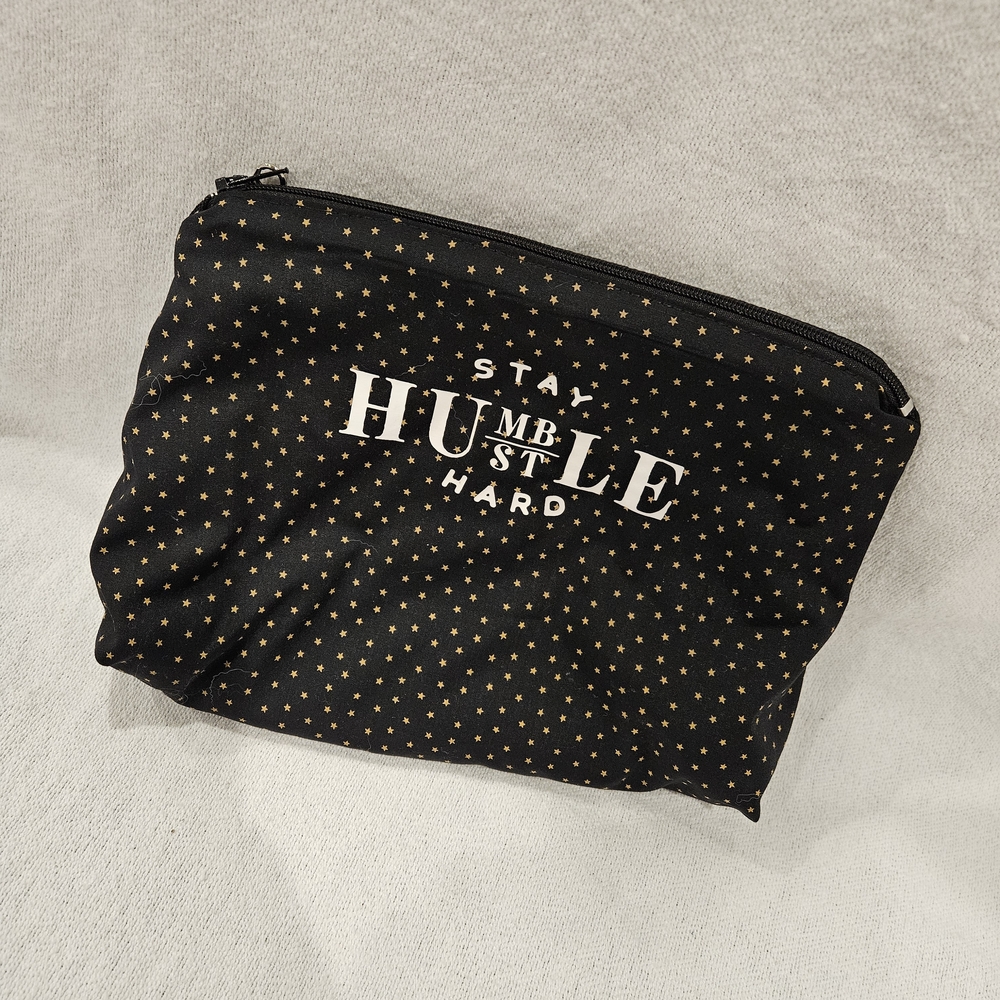 Black and Gold Star Patterned Pouch W Novelty Quote - Picture 5 of 5